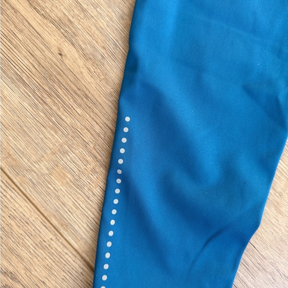 BuffBunny Vibrant Blue Leggings- designed for running - Picture 9 of 12